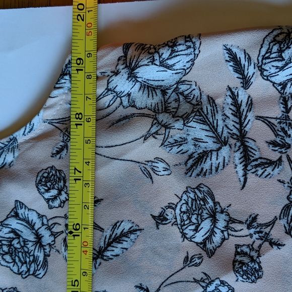 Primark, soft pink top.Sz 4 - Picture 5 of 7